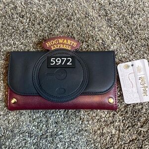 Harry Potter Hogwarts Express Wallet NWT Black Maroon Gold Train
